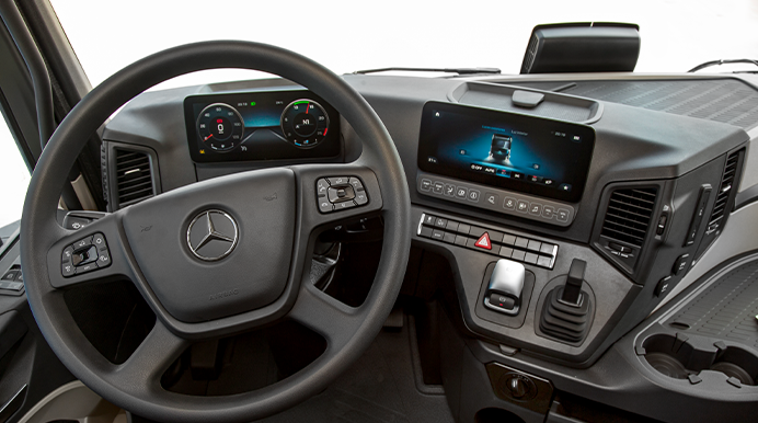 Multimedia cockpit-New Actros-DIVEMOTOR